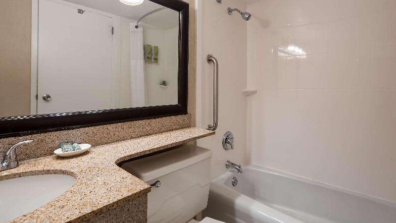 سوئیت با تخت بزرگ, Best Western Greenfield Inn