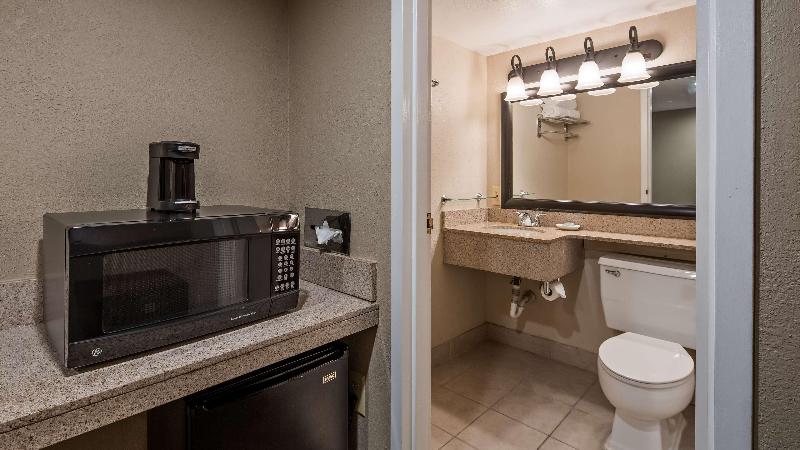 سوئیت با تخت بزرگ, Best Western Greenfield Inn