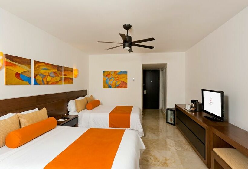 オーシャンビュースタンダードルーム, Flamingo Cancun Resort