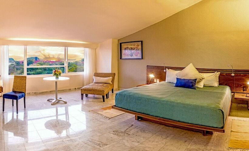 جناح جونيور, Las Brisas Huatulco