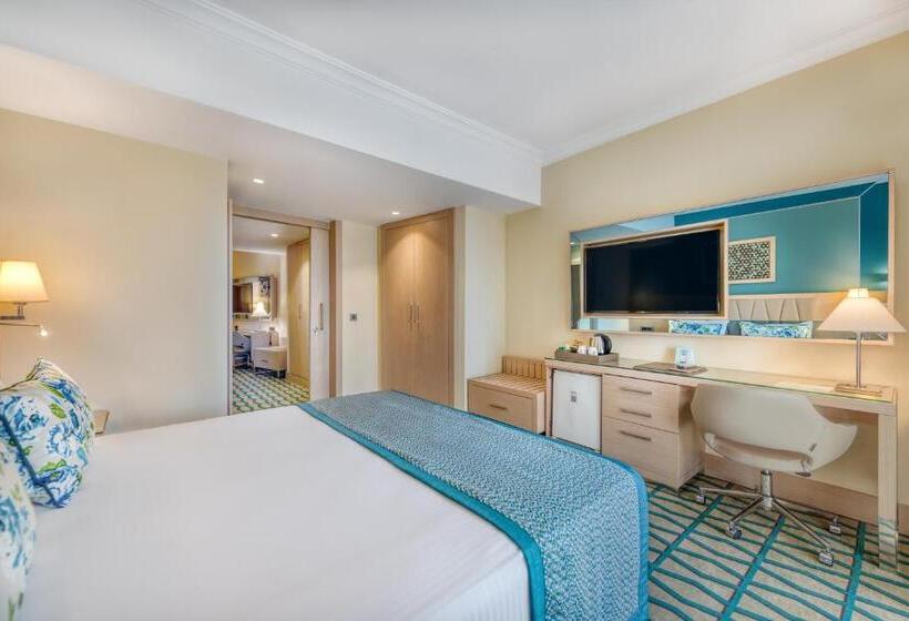 سوییت جونیور لوکس, Megasaray Club Belek