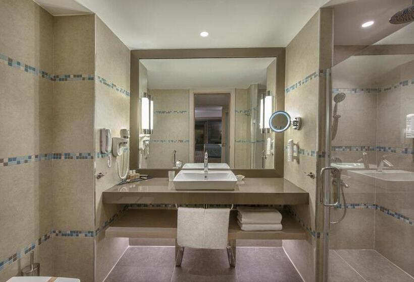 Standard swim-up room, Megasaray Club Belek