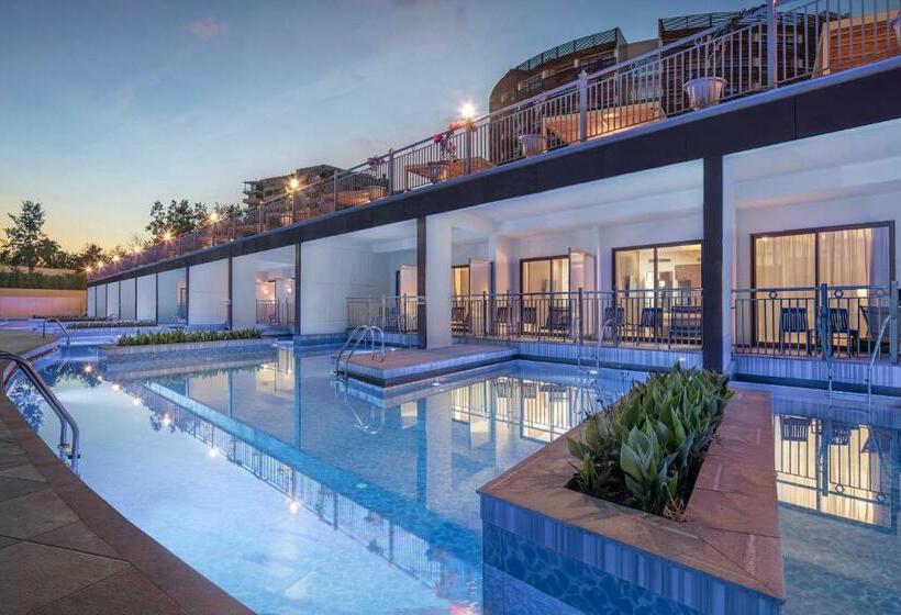 سوییت خانوادگی, Nirvana Cosmopolitan Hotel   Convention & Sports Center