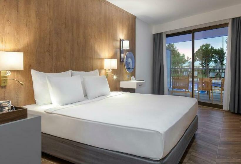 سوییت خانوادگی, Nirvana Cosmopolitan Hotel   Convention & Sports Center