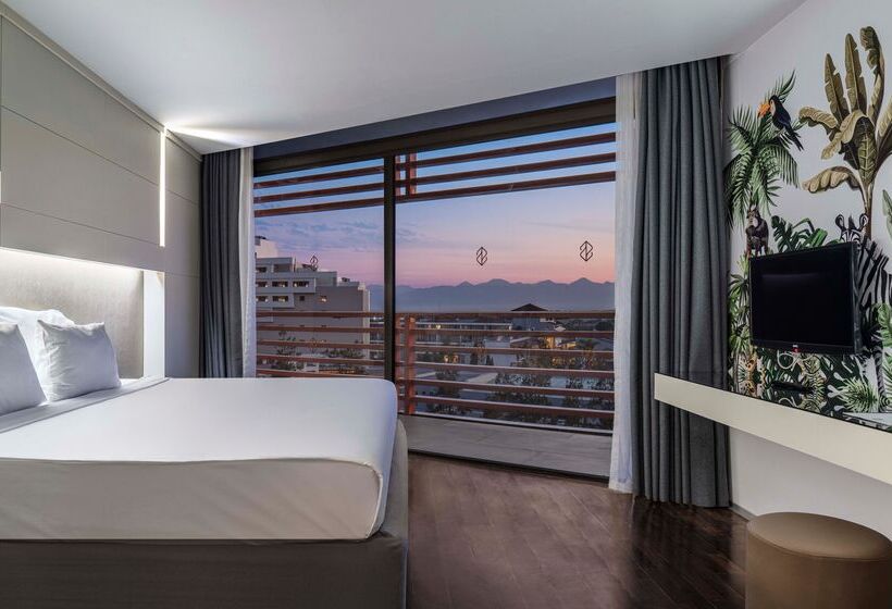 سوییت خانوادگی, Nirvana Cosmopolitan Hotel   Convention & Sports Center