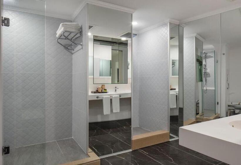 سوییت لوکس, Nirvana Cosmopolitan Hotel   Convention & Sports Center