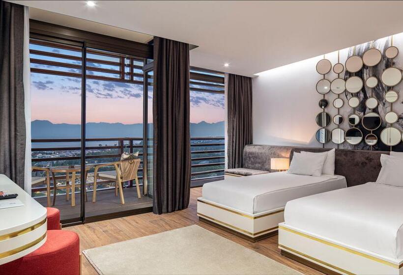 سوئیت با تخت بزرگ, Nirvana Cosmopolitan Hotel   Convention & Sports Center