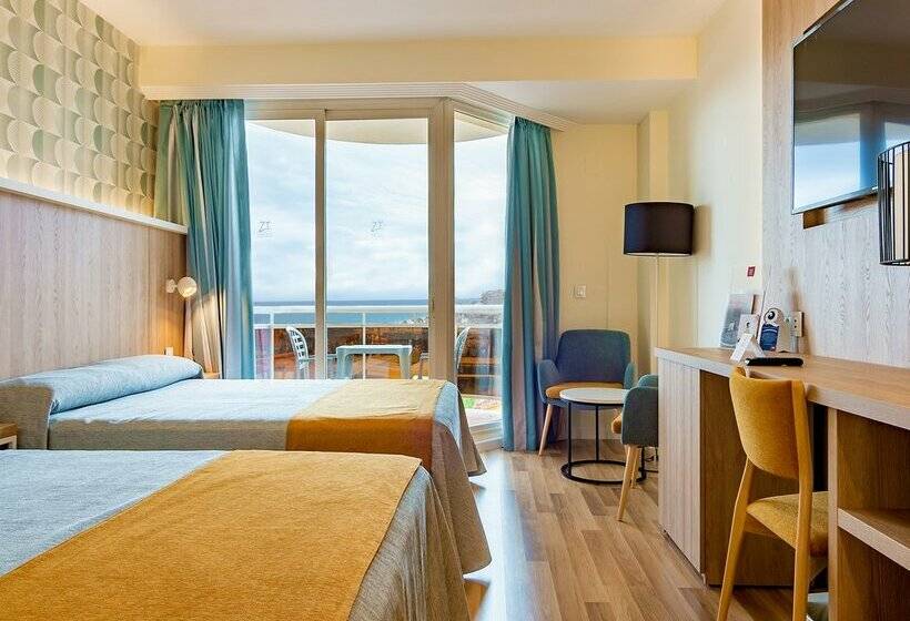 اتاق اساندارد با چشم‌انداز جانبی به دریا, Peñiscola Plaza Suites