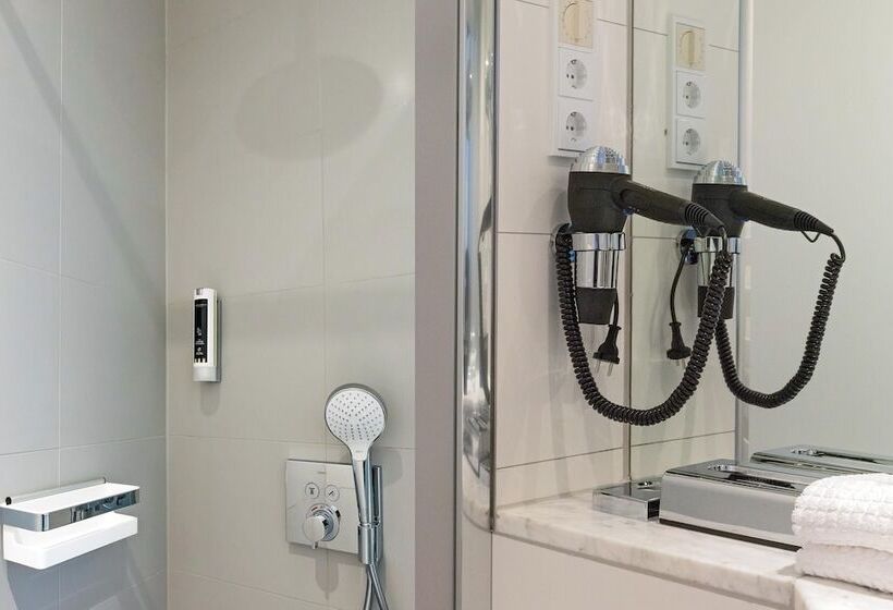 اتاق استاندارد با بالکن و چشم‌انداز دریا, Seetelhotel Ostseehotel Ahlbeck