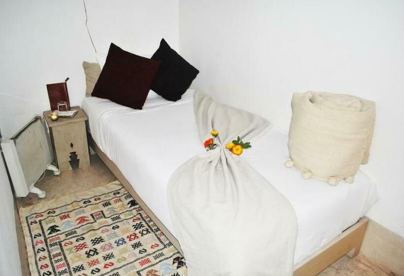 Standard Single Room, Riad Dar Baraka And Karam