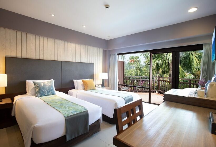 Superior Room Pool View, Courtyard By Marriott Phuket, Patong Beach Resort