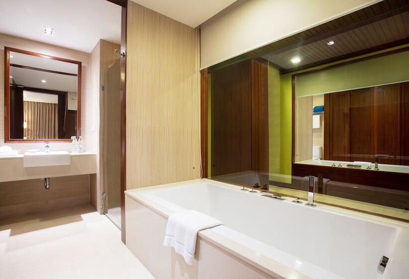 Quarto Deluxe, Courtyard By Marriott Phuket, Patong Beach Resort