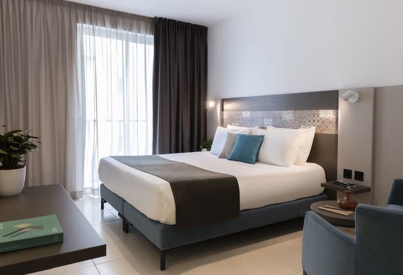 اتاق اساندارد با چشم‌انداز جانبی به دریا, Bayview Hotel By St Hotels
