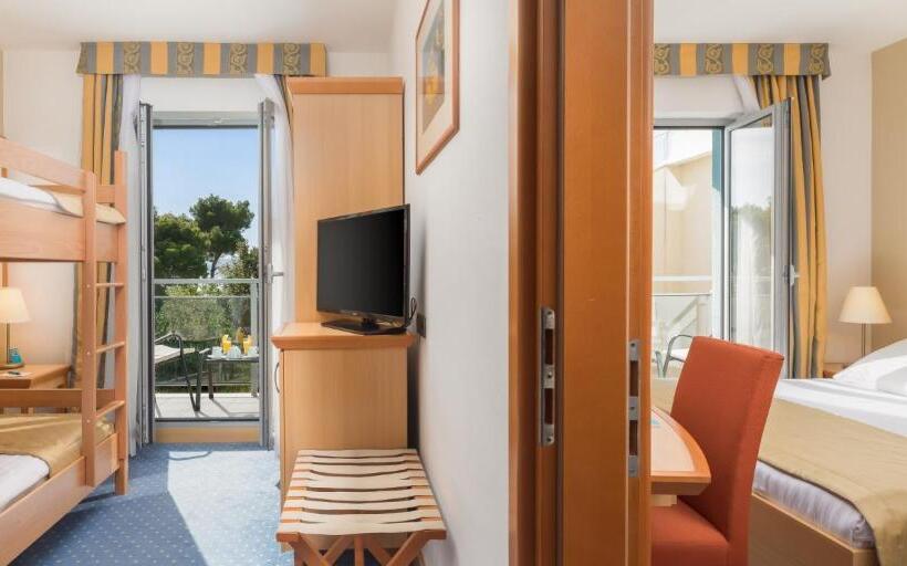 Familiekamer met Uitzicht op Zee, Aminess Grand Azur