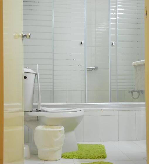 اتاق استاندارد سه نفره, Amra Palace International