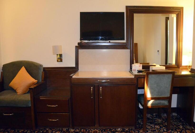 اتاق استاندارد سه نفره, Amra Palace International