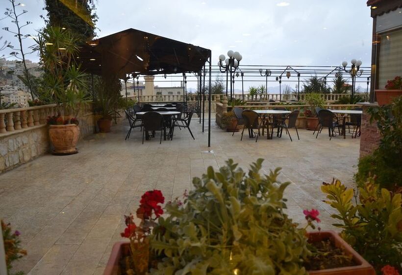 اتاق استاندارد سه نفره, Amra Palace International