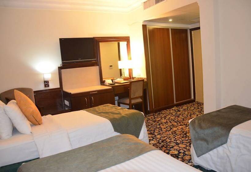 اتاق استاندارد سه نفره, Amra Palace International
