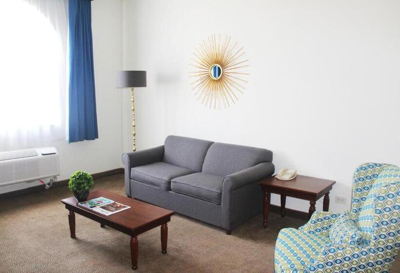 מיטת קינג בסוויטה, Best Western Plus Los Mochis