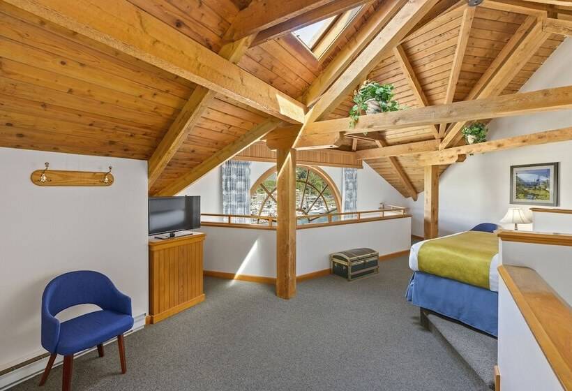سوئیت مستر, Canadian Princess Lodge & Marina