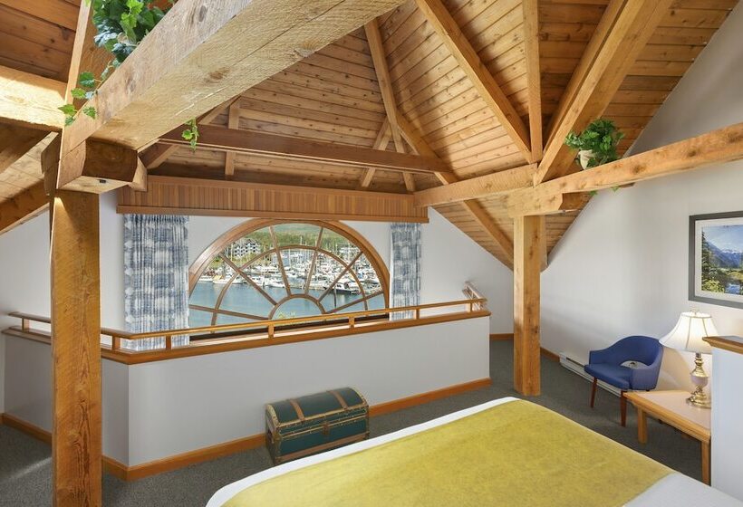 سوئیت مستر, Canadian Princess Lodge & Marina