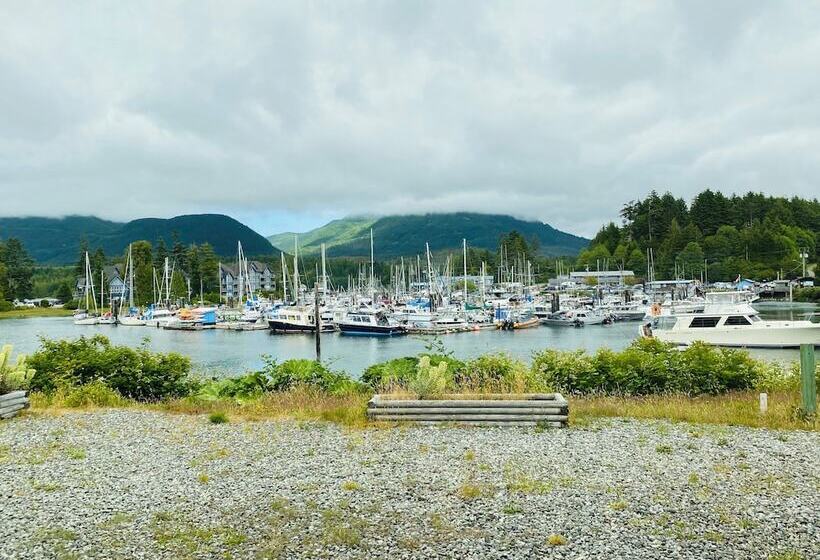 سوئیت مستر, Canadian Princess Lodge & Marina