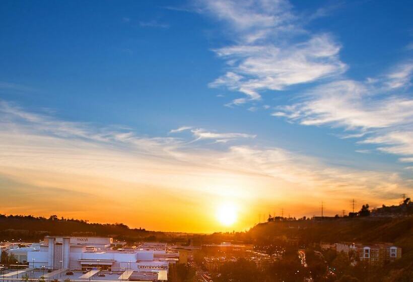 استودیو استاندارد با تخت کینگ, Doubletree By Hilton Hotel San Diego   Mission Valley