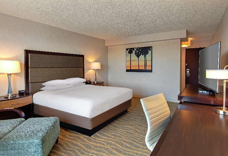 اتاق استاندارد با تخت بزرگ, Doubletree By Hilton Hotel San Diego   Mission Valley