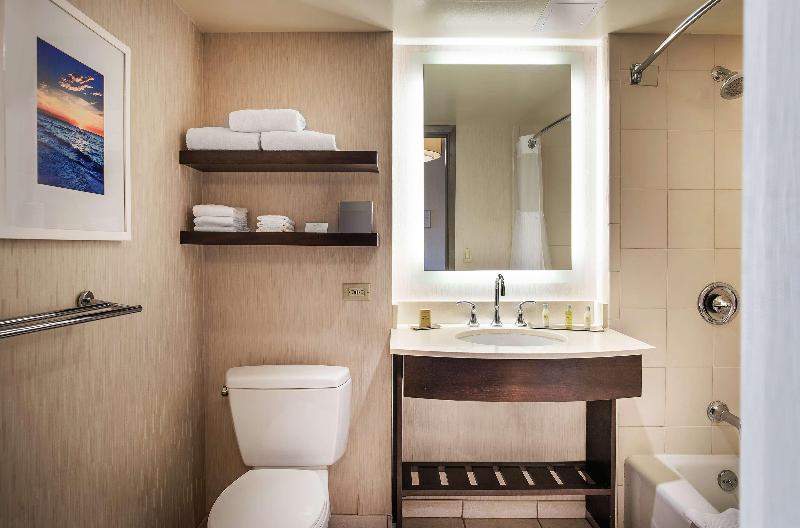 اتاق استاندارد با تخت بزرگ, Doubletree By Hilton Hotel San Diego   Mission Valley