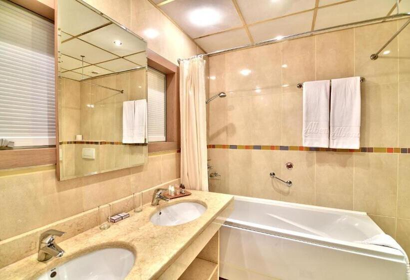 استودیوی لوکس, Flamingo Grand Hotel & Spa