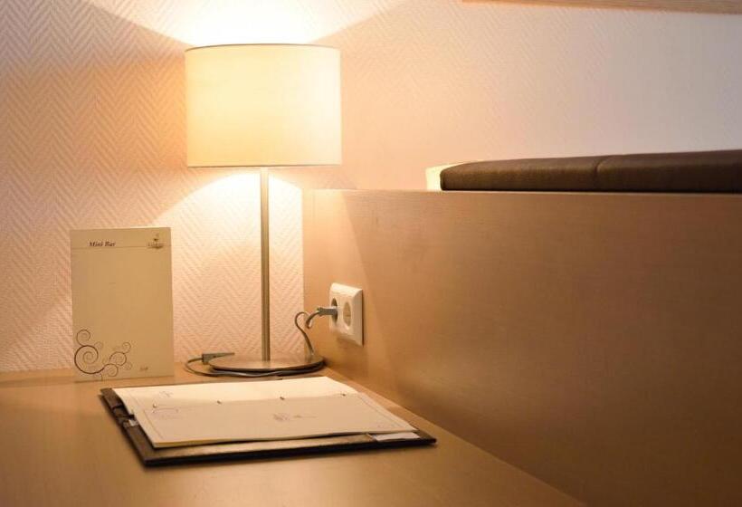استودیوی استاندارد, Flamingo Grand Hotel & Spa