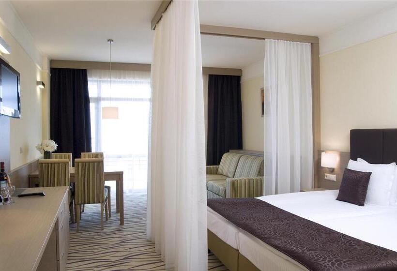 استودیو اجرایی, Flamingo Grand Hotel & Spa