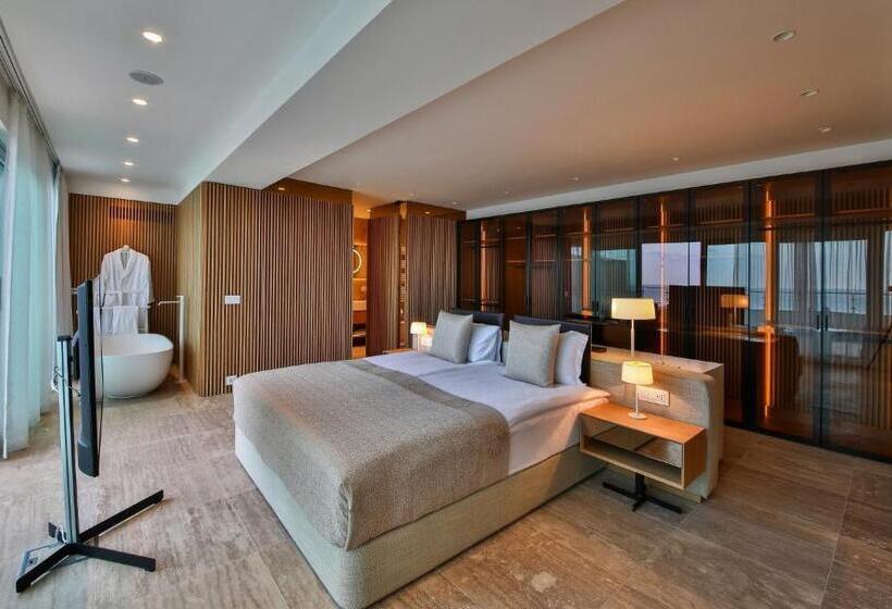 1 Bedroom Penthouse Apartment, Flamingo Grand Hotel & Spa
