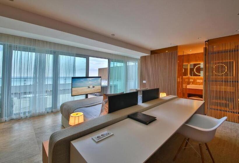 1 Bedroom Penthouse Apartment, Flamingo Grand Hotel & Spa