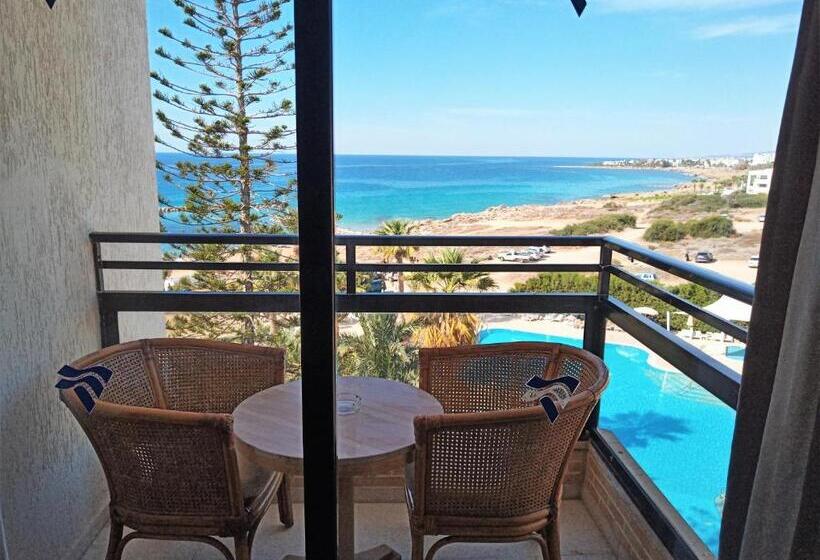 اتاق لوکس با چشم‌انداز دریا, Venus Beach