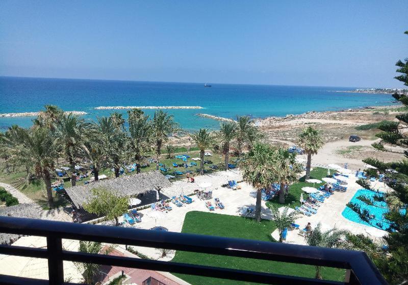 اتاق سوپریور با چشم‌انداز جانبی دریا, Venus Beach  Paphos