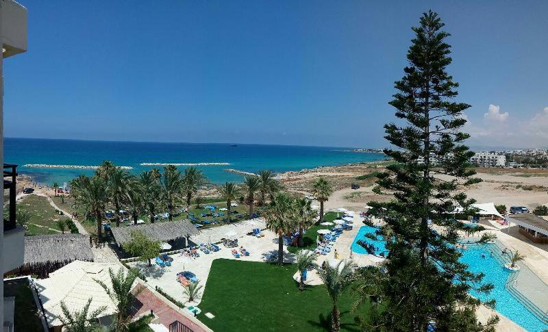 اتاق سوپریور با چشم‌انداز جانبی دریا, Venus Beach  Paphos