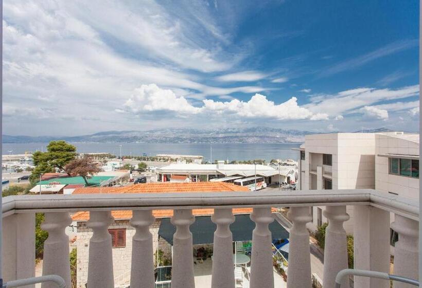 اتاق استاندارد با چشم‌انداز دریا, Villa Supetar