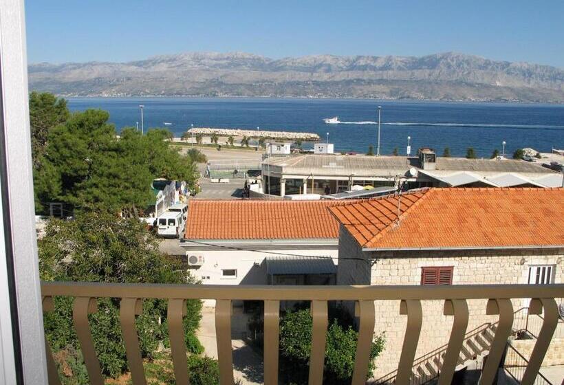Triple Room Sea View, Villa Supetar