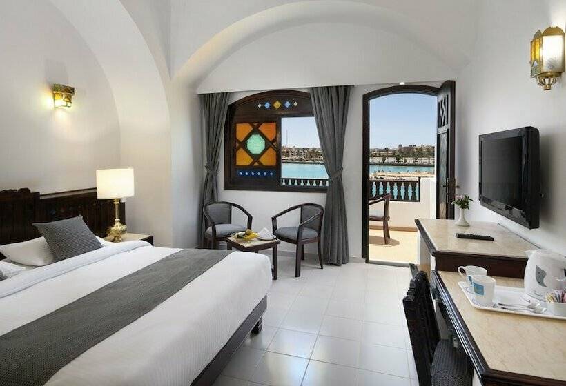 اتاق خانوادگی با چشم‌انداز دریا, Arabella Azur Resort