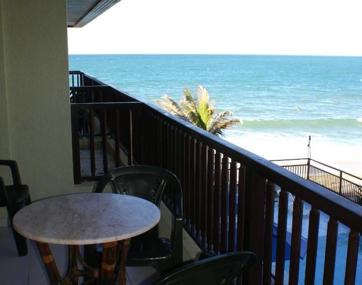 اتاق خانوادگی, Blue Marlin Apartments