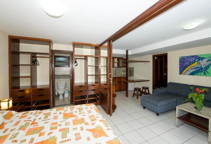 اتاق خانوادگی, Blue Marlin Apartments