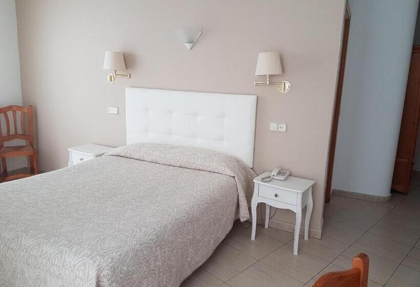 اتاق استاندارد با چشم‌انداز شهر, Hostal Centro