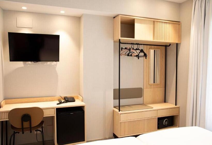 Economy Triple Room, Dos Rios Origen