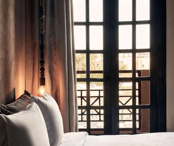 اتاق استاندارد با چشم‌انداز دریاچه, Cook’s Club El Gouna