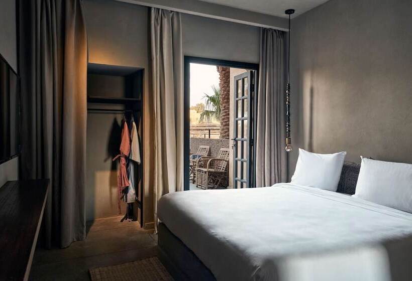 اتاق استاندارد با چشم‌انداز دریاچه, Cook’s Club El Gouna