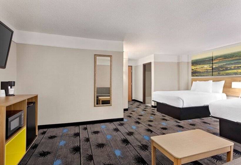 Suite, Days Inn By Wyndham Kansas City International Airport