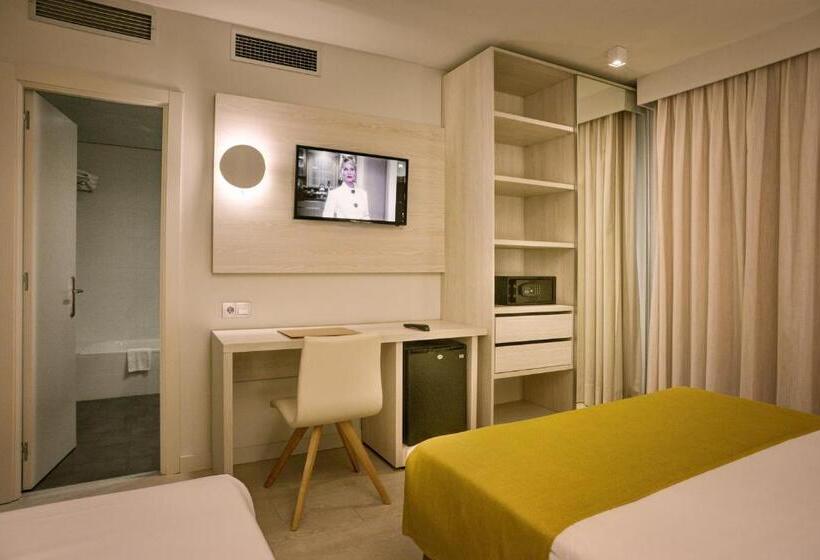 Standard Triple Room, Mediterraneo