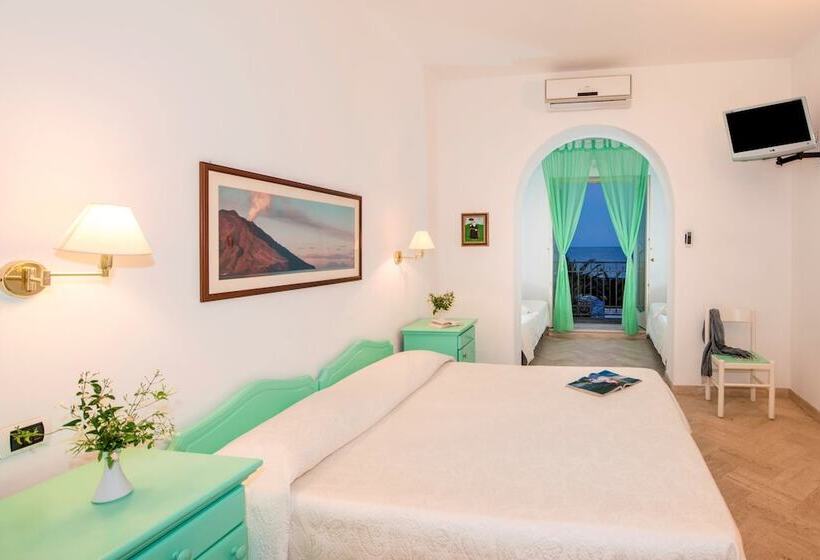 اتاق سوپریور با چشمانداز دریا, Ossidiana Stromboli Center