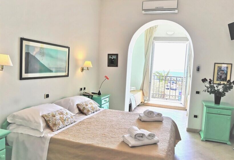اتاق سوپریور چهار تخته, Ossidiana Stromboli Center